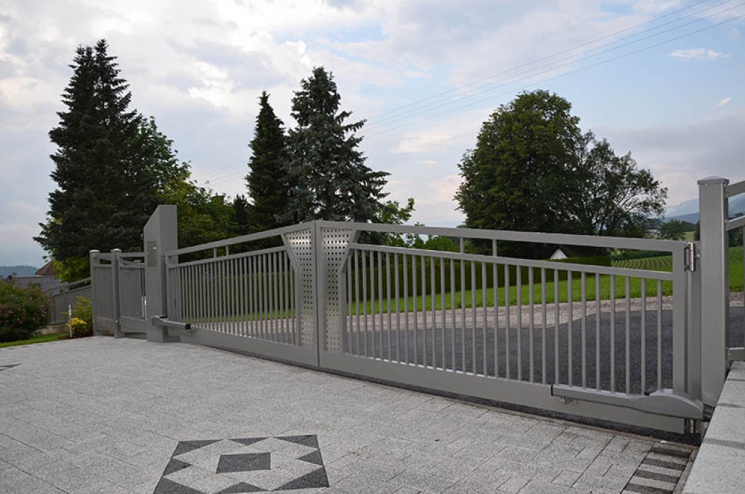 Aluminium Drehtore in der Modellgruppe Kompakt in der Modellgruppe Kompakt mit der Nr 541
