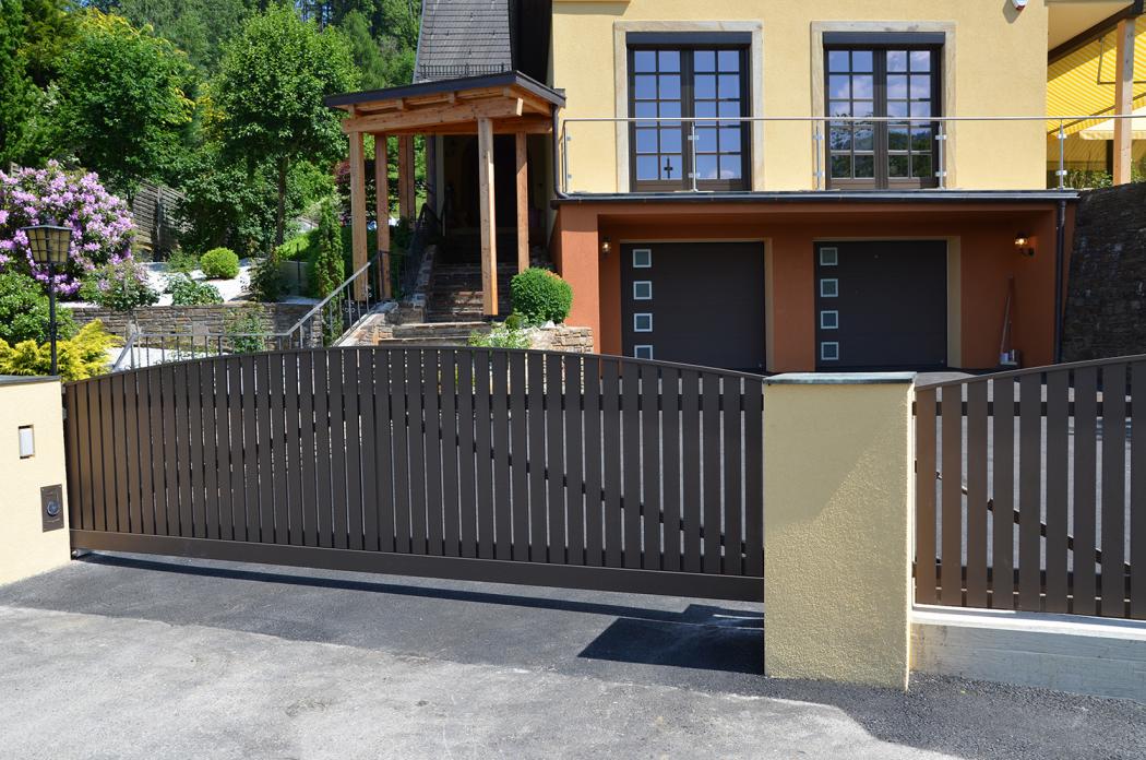 Aluminium Schiebetore in der Modellgruppe Elegant in der Modellgruppe Elegant mit der Nr 866